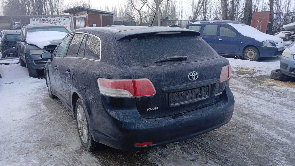 Dezmembrez Toyota Avensis 2.0 Diesel Euro 5 Din 2011 - 1AD-FTV