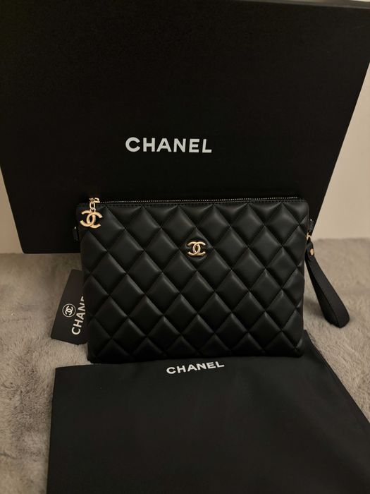 Geantă/Poșetă/Plic Chanel Classic Zipped Pouch 35x20x3