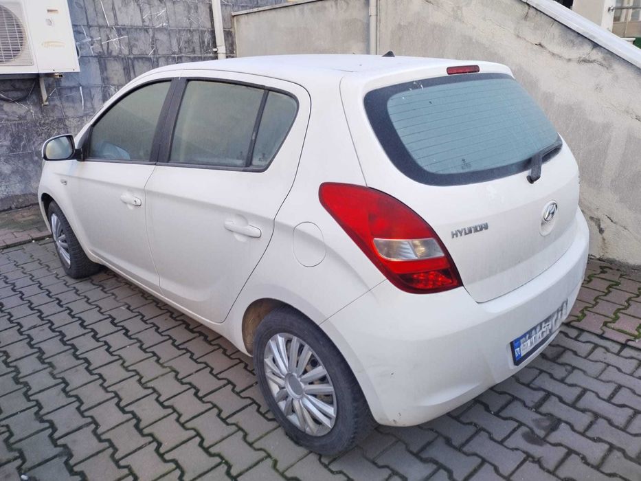 Vand Masina Hynday i20 in stare buna de functionare pret FIX 2800euro