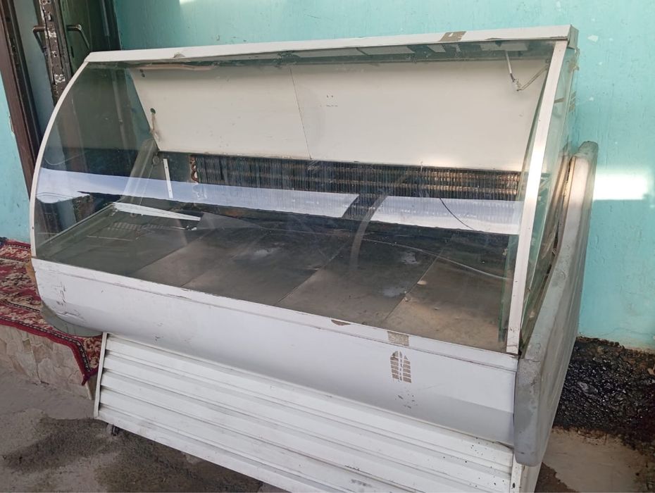 Продам ветринный холодильник