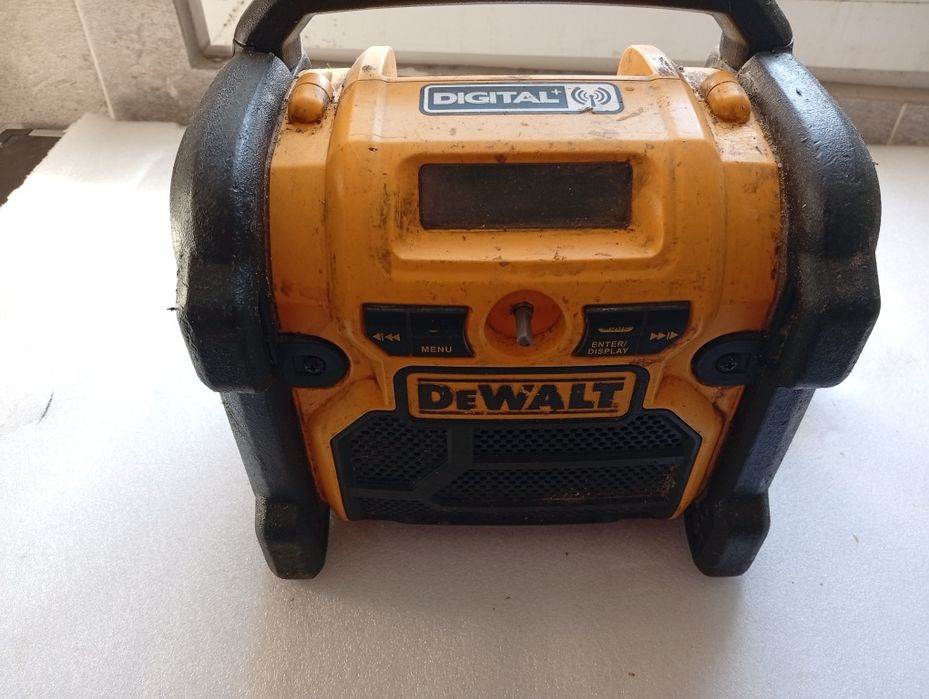 Radio dewalt  18v și 220v