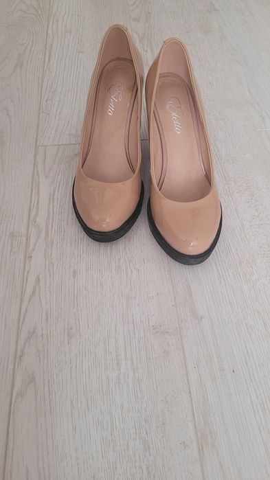 Базовые женские туфли