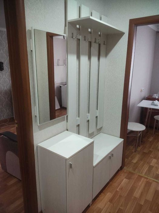 Продаю прихожую срочно