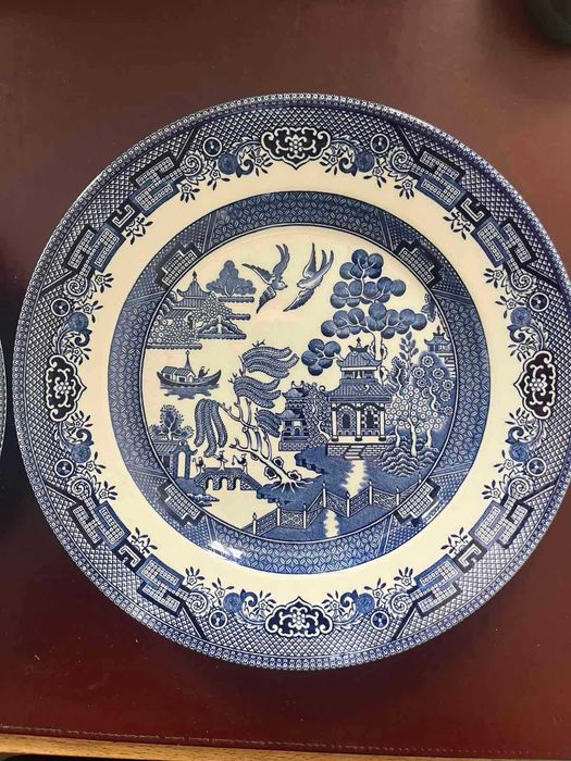 2 бр. чинии Blue willow Staffordshire Churchill, 24,5 cm