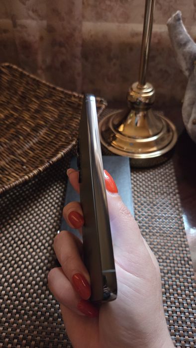 Продаётся Samsung S23

256 GB