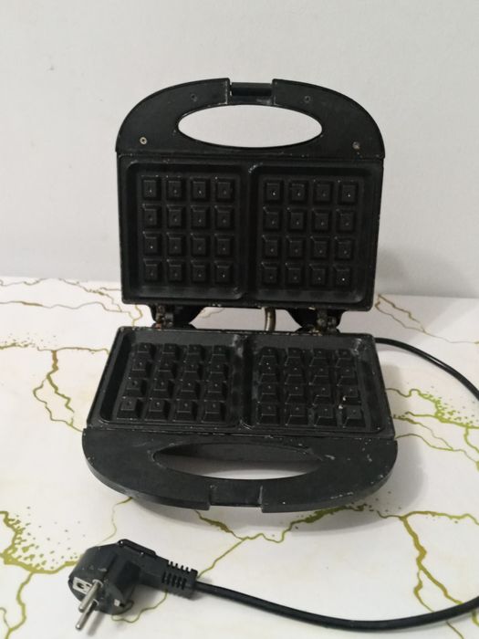 Вафельница электрическая бу