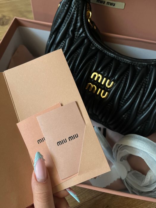 Чанта Miu Miu нова с кутия