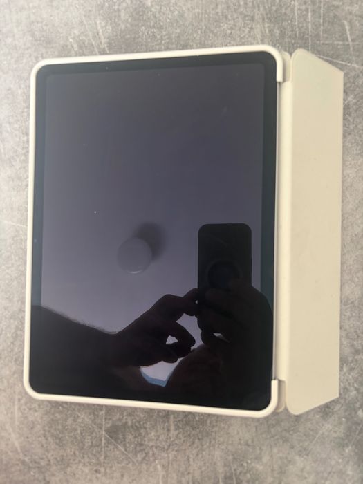 Vând Tabletă Apple iPad Air 11