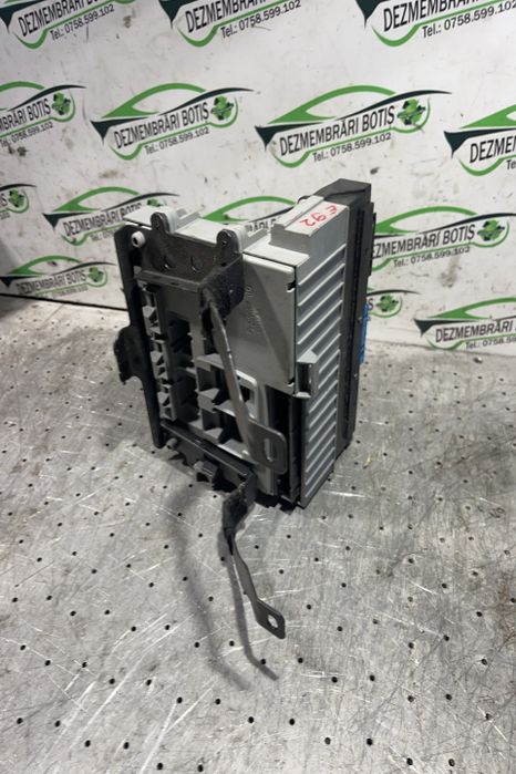 Panou sigurante si relee 6906622-06 BMW Seria 3 E90/E91/E92/E93