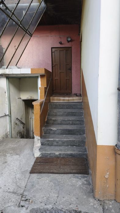 Casa zona Grivitei,13 decembrie