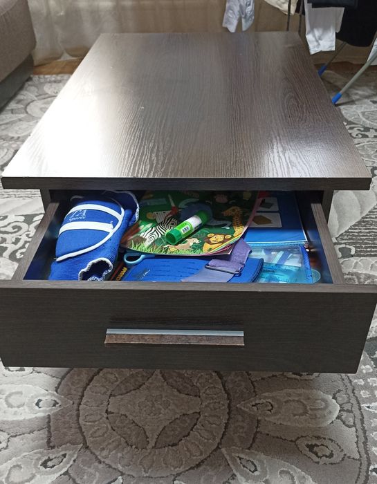 Срочно продам журнальный столик