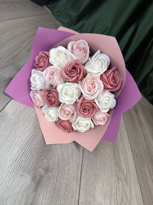 Buchet cu 19 trandafiri de sapunn