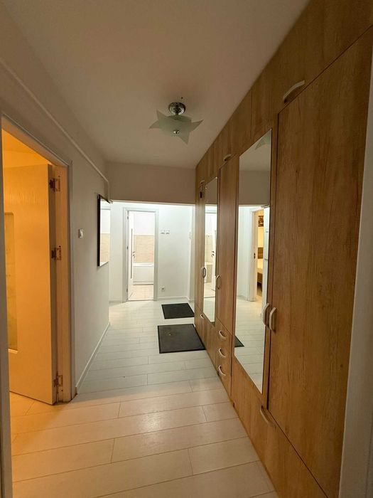 Inchiriez apartament 2 camere ultracentral mobilat etaj 2