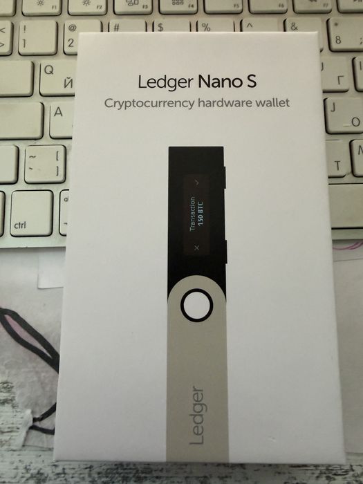 Аппаратный крипто-кошелек Ledger Nano S