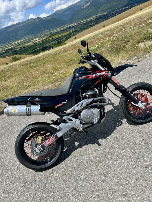 Продавам Honda fmx650 супер мото