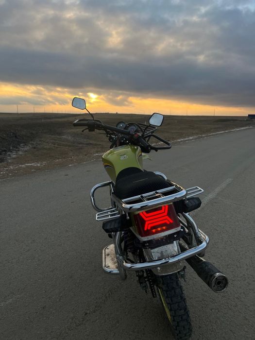 Мотоцикл LTM M9 200