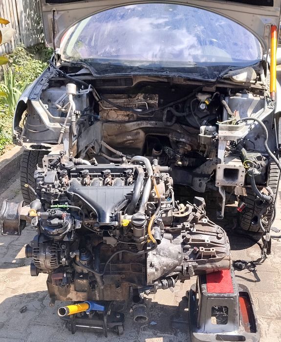 Dezmembrez Peugeot 307 / piese de vanzare
