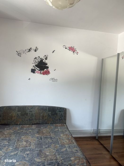 Campina - ultracentral - ap. 2 cam - mobilat - 250 Euro/Luna