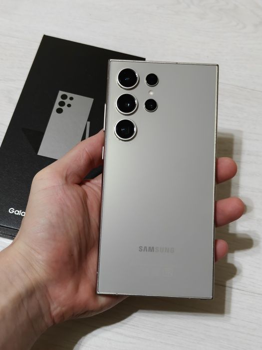 Samsung S24 Ultra 256 gb Ram 12 5G EAC
