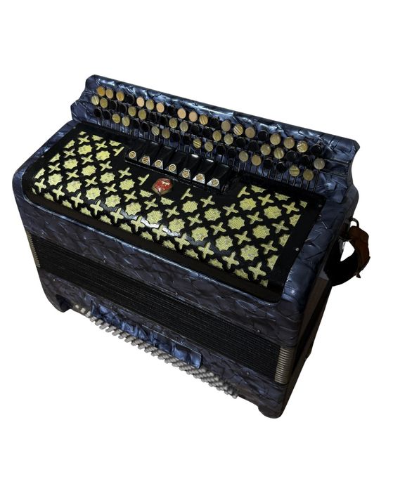 Продам баян в Костанае