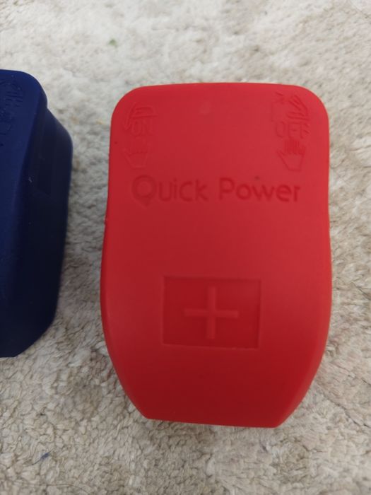 Зажимное устройство для аккумулятора