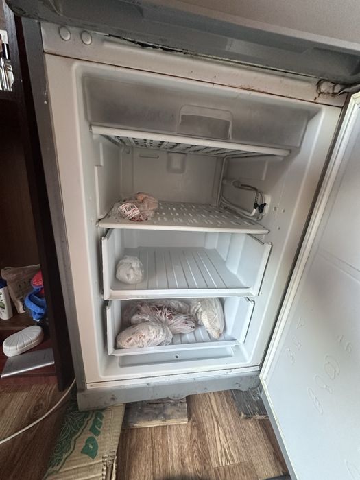 Холодильник INDESIT