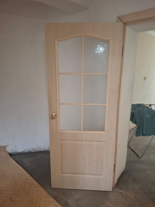 продаеться б/у двери