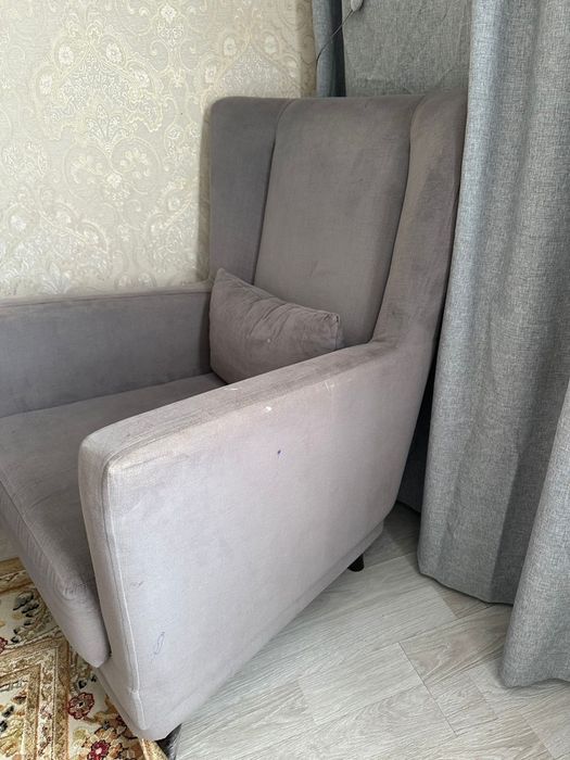 Продам кресло серое