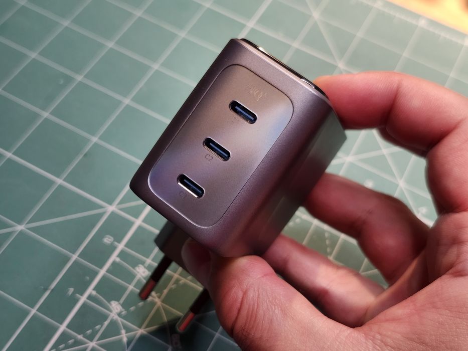 Anker Зарядно за телефони и лаптопи 160W, 3 USB-C порта