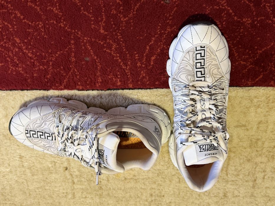 Adidasi Versace .