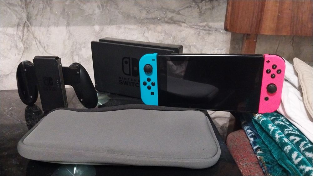 Нинтендо свич рев2 без игр, обмен на электрогитару