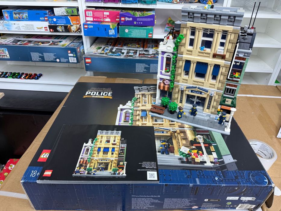 Lego brick bank, cladiri modulare