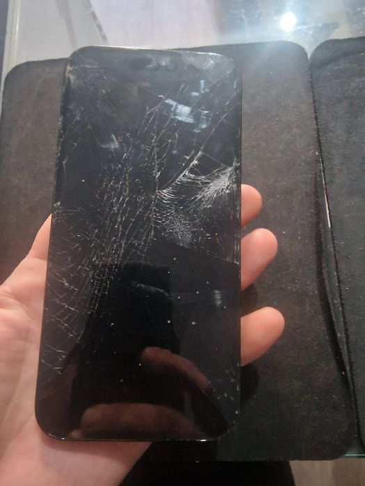 Vand iphone 14 pro max piese