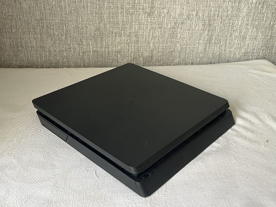 PS4 Slim 1TB + оригинальный DualShock 4 + коробка