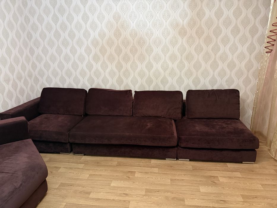 Продам диван в зал
