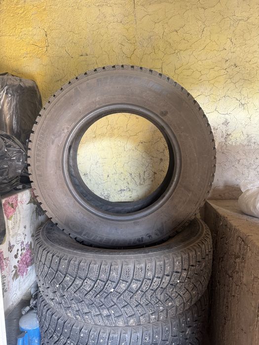 Зимние шины Michelin 225/70/16