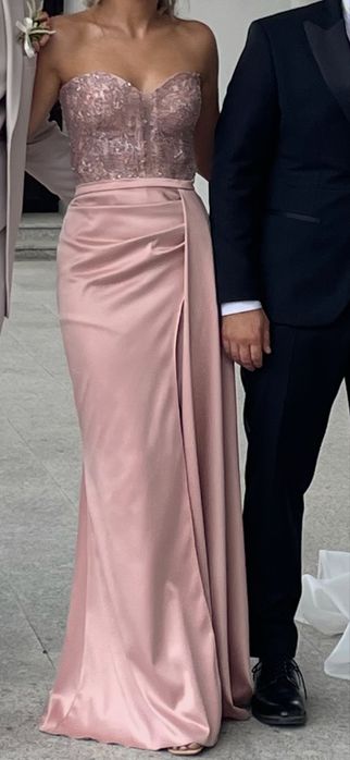 Розов корсет с пола