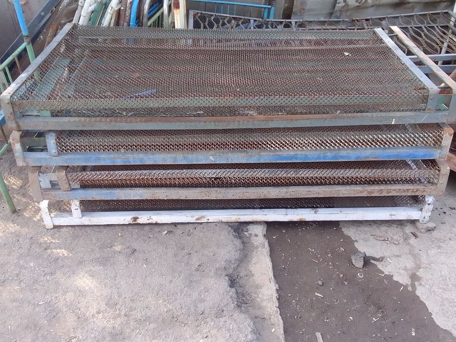 Kravatlar  raskladushkalar bir