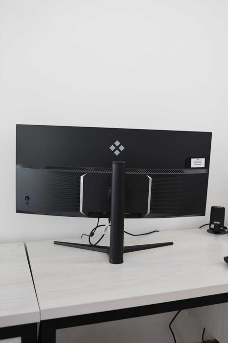 Pixel 34" Curved Gaming Monitor | WQHD 2K | 200Hz