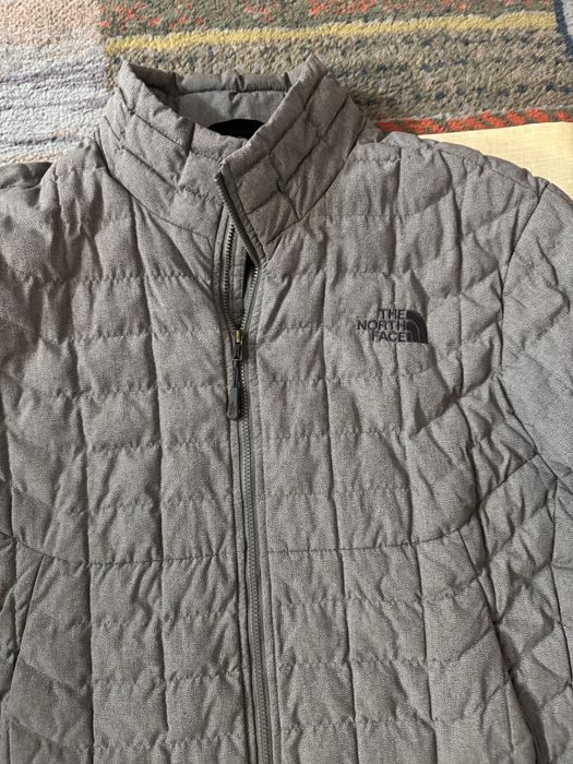 Geaca North Face barbateasca
