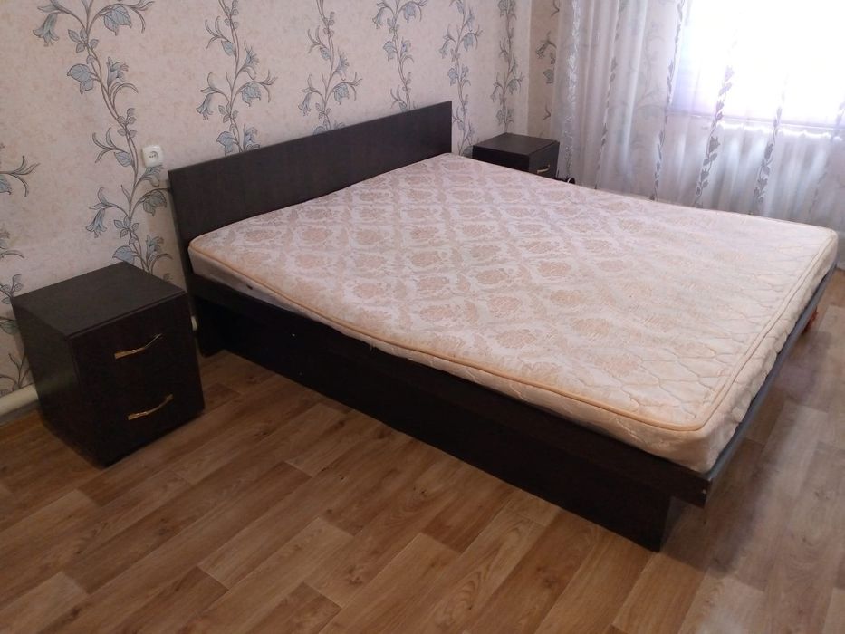 Продам спальный гарнитур