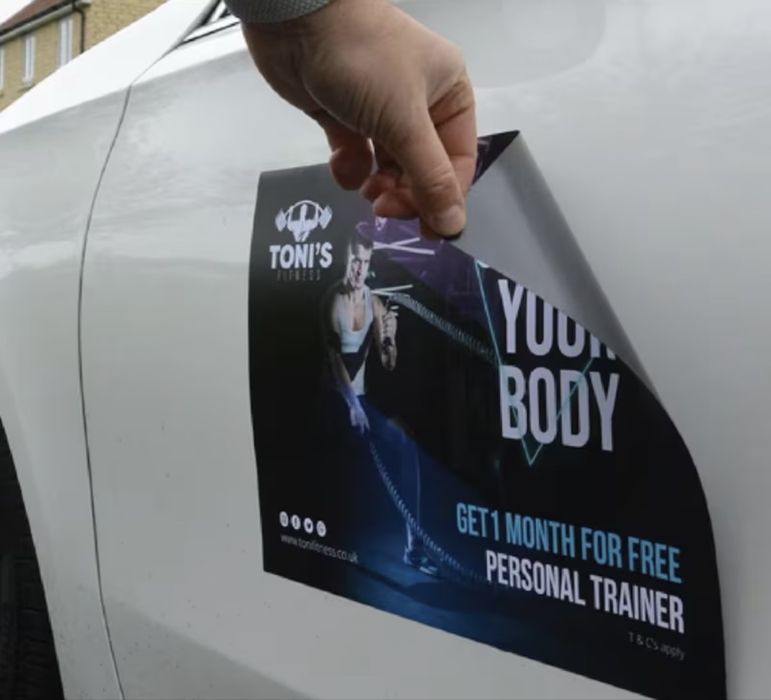 Colantari Autocolante Stikare Carti de vizita Flayere pliante Benare