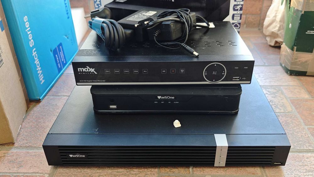 DVR MaxxDigital с 4 и 16 канала за цифрови и аналогови камери