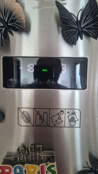 Vând frigider beko si scaune