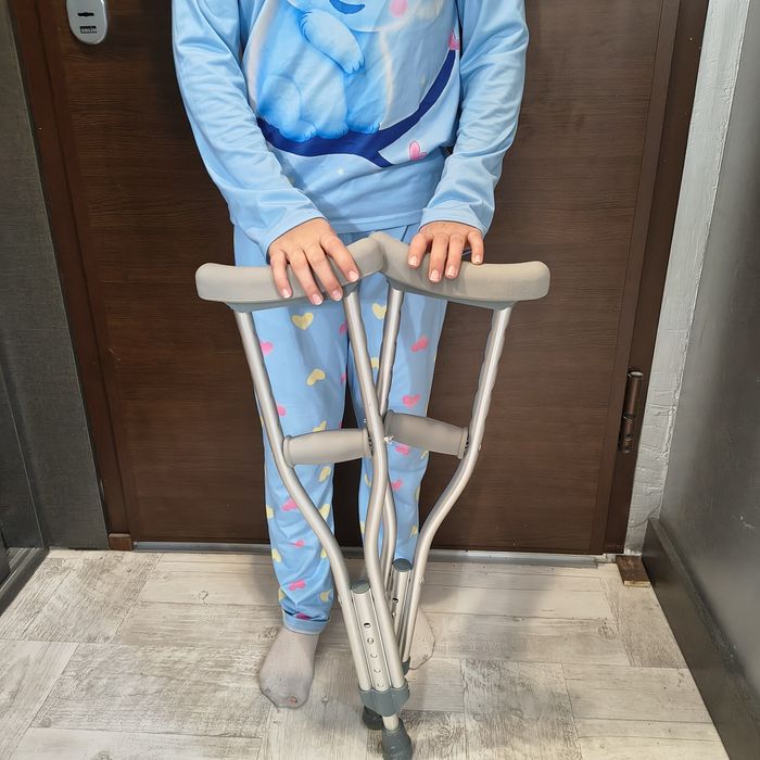 Детски патерици, регулируеми