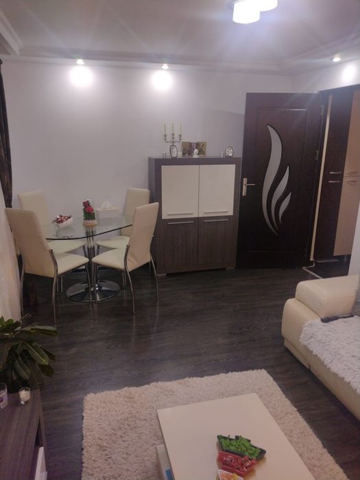 Închiriez apartament 3 camere decomandat