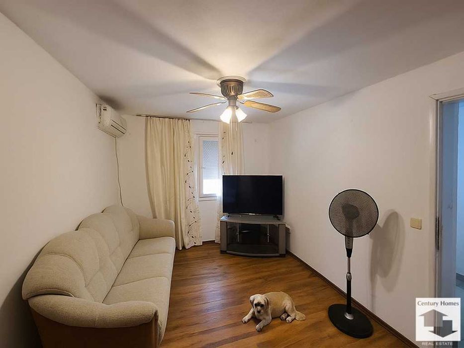 190026 Просторна триетажна къща с голям двор в село Караманово