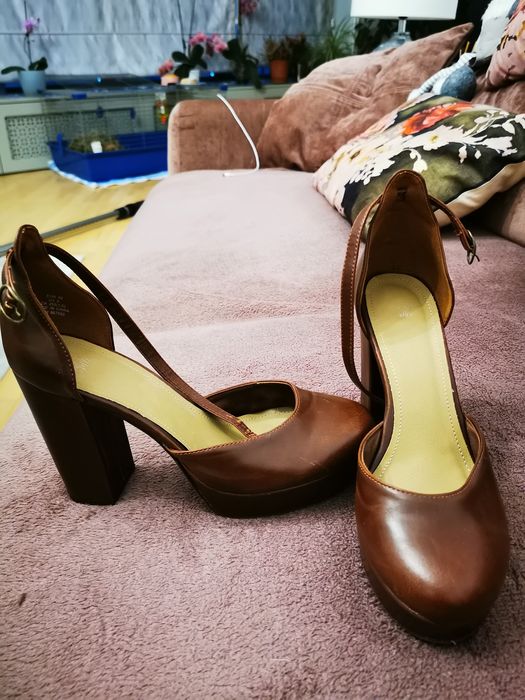 Vand pantofi impecabili  diferite marci  (Zara, M.Dutti, H&M, Disha)