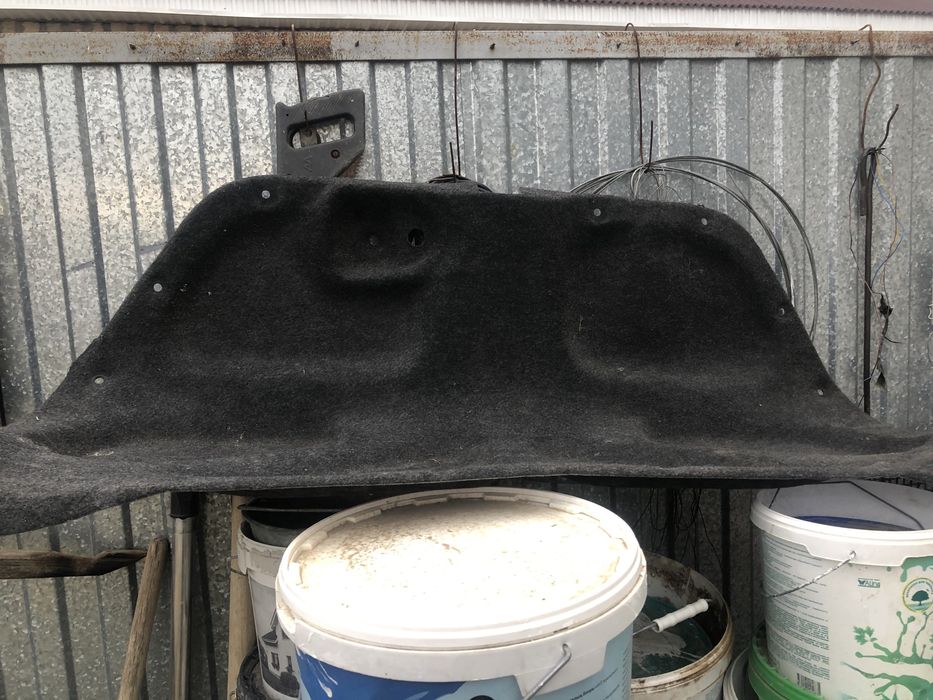 Продам обшивку багажника