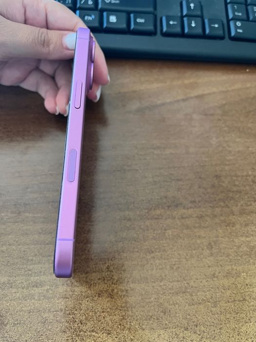 iphone 16 pink като нов